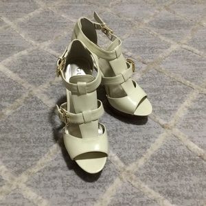 GUESS HEELS